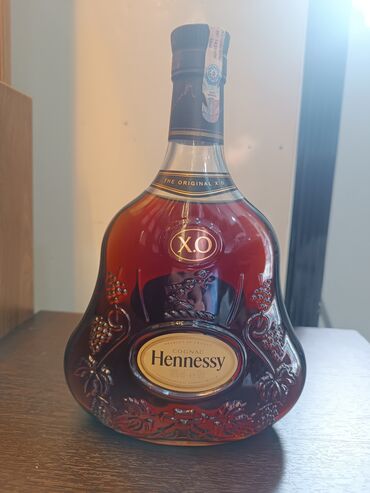 İçkilər: Hennessy X.O kanyak satilir Hediyye verilib içmediyim üçün satram 520