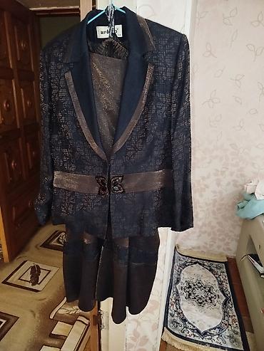 Продаю платье костюм две штуки,пиджак,юбку зимную,все в отличном