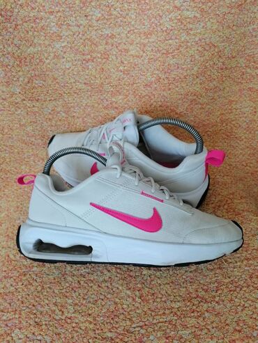 Women's Sneakers and athletic shoes: Nike, 40.5 — 12