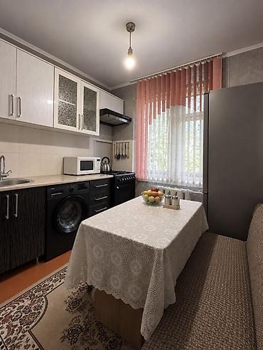 3 комнаты, 58 м², Кудайберген авторынок 104 серия, 3 этаж, Свежий ремонт