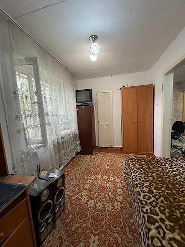 отель бишкек: 2 комнаты, 39 м², 104 серия, 1 этаж, Старый ремонт — 3