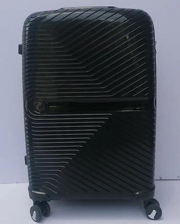 Putni koferi i torbe: Tvrdi koferi – set 3 komada, crni, sa reljefnim dijagonalnim linijama — 3