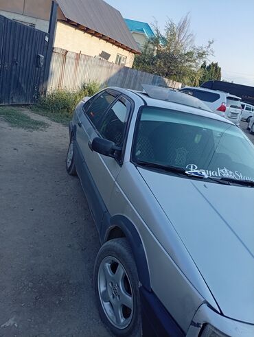автомобили пасат: Volkswagen Passat: 1989 г., 1.8 л, Механика, Бензин, Седан