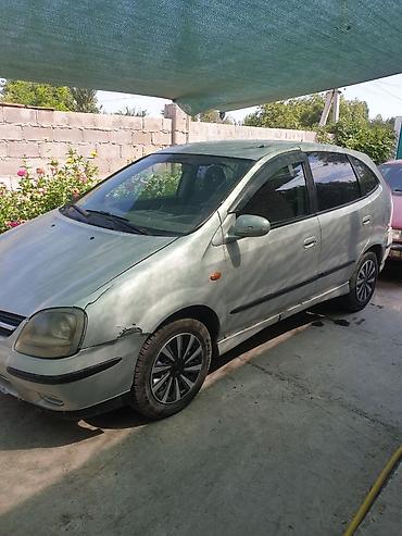 infiniti 35: Nissan Almera Tino: 2001 г., Механика — 2