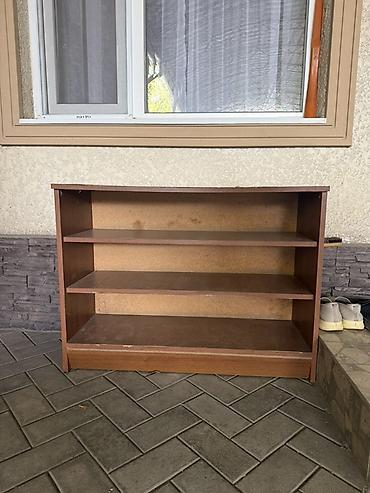 Низкий открытый стеллаж/тумба с тремя полками. - Материал: ЛДСП/ДСП с