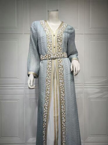 вечернее платье на прокат: Шикарное Дубайское платье с абайкой. Можно носить отдельно. Люкс