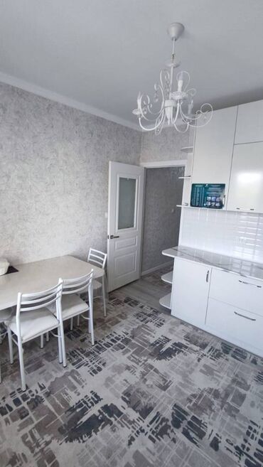 Продажа домов: 1 комната, 53 м², 106 серия улучшенная, 2 этаж, Евроремонт