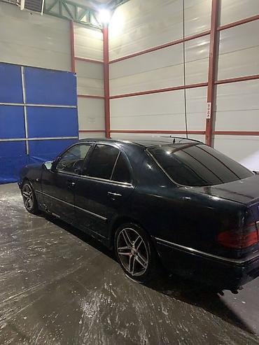 Унаа сатуу: Mercedes-Benz E-Class: 1997 г., 2.8 л, Кол менен иштөөчү, Бензин, Седан — 4