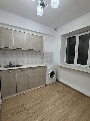 4 комнотная квартира: 1 комната, 23 м², Малосемейка, 4 этаж, Косметический ремонт — 9