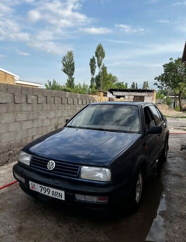 Volkswagen: Volkswagen Vento: 1992 г., 1.8 л, Механика, Бензин, Седан — 7