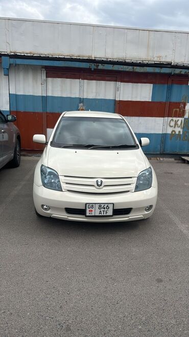 срочно продать машину: Toyota ist: 2004 г., 1.5 л, Автоматтык, Бензин, Хетчбек