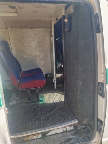 Volkswagen: Volkswagen : 2007 г., 2.5 л, Механика, Дизель, Фургон — 6