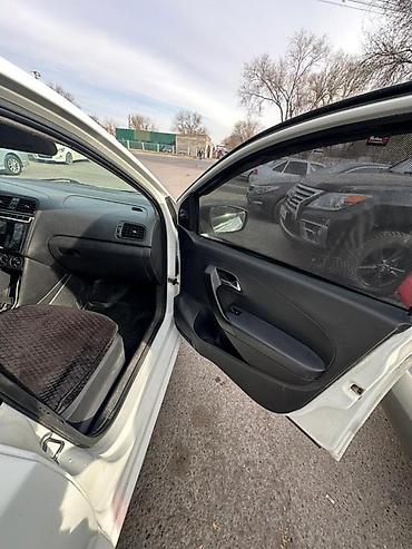 Volkswagen: Volkswagen Polo: 2013 г., 1.6 л, Механика, Бензин, Седан — 15