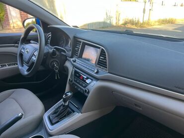 Hyundai: Hyundai Elantra: 2 l | 2017 il Sedan — 10