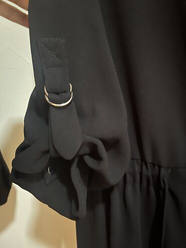 Səsgücləndiricilər, qulaqlıqlar və mikrofonlar: Zara teze etiketli don, M razmer

balon etek (içe qatlanmış)modelidir — 14