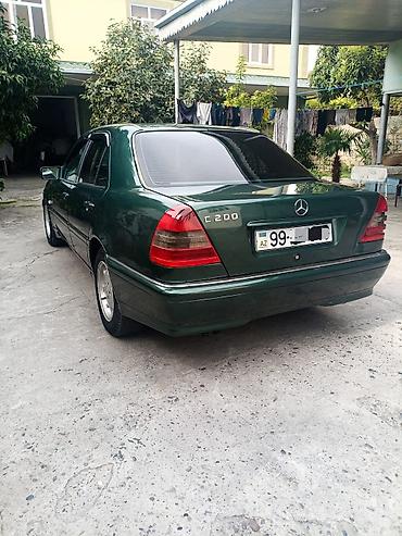 mercedes benz e class w124: Mercedes-Benz C 200: 2 l | 1995 il Sedan — 4