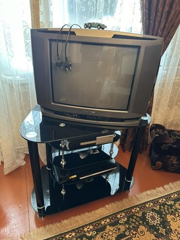 Телевизоры: Klassik borulu televizor və şüşə TV stendi komplekti. Tərkibi: -