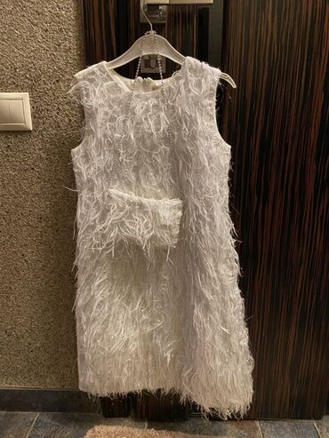 Kabrolar: Bir paket məhsul: 1) Telefon qabları (4 ədəd): - Qırmızı, diaqonal — 13