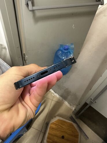 Apple iPhone: IPhone 13, 128 GB, Midnight, Zəmanət, Simsiz şarj, Face ID — 10