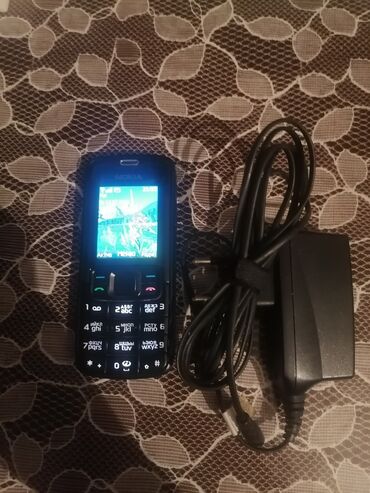 8800 nokia carbon: Nokia 1, rəng - Qara, Düyməli