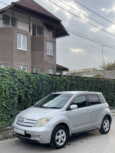 срочно продаю машину бишкек: Toyota ist: 2004 г., 1.3 л, Автомат, Бензин, Хэтчбэк