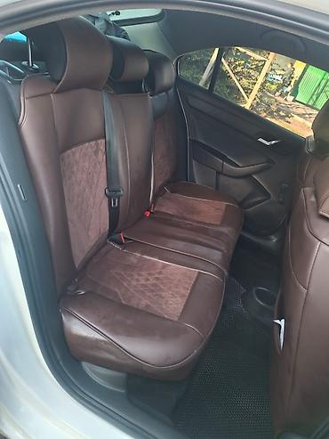 skoda rapid 2012: Skoda Rapid: 2017 г., 1.6 л, Автомат, Бензин, Седан — 4