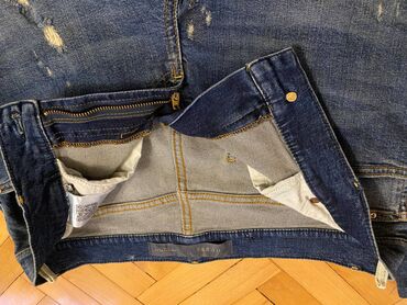 Farmerke: GUESS - Farmerice Guess, vrlo malo nošene. U odličnom stanju. Veličina na lalafo.rs — 7 Farmerke: GUESS - Farmerice Guess, vrlo malo nošene. U odličnom stanju. Veličina — 7