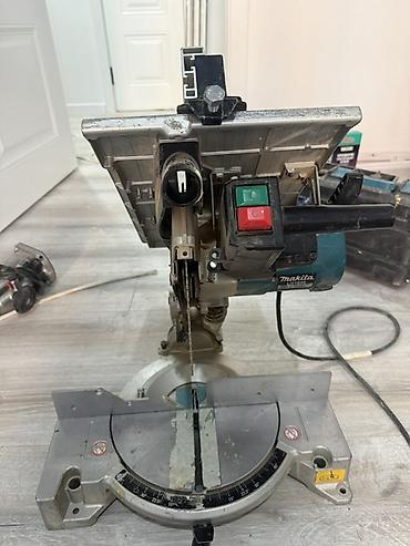 ленточной пилорамы: Комбинированная пила Makita LH1040 - 2‑в‑1: торцовочная пила и — 2