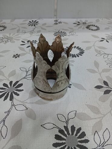 Buynuzlar: Metal şam altlığı/şamlıq başlığı - Material: döymə metal