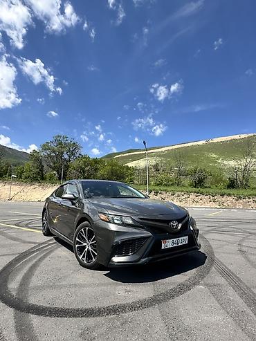 audi 8: Toyota Camry: 2020 г., 2.5 л, Автомат, Бензин, Седан — 1