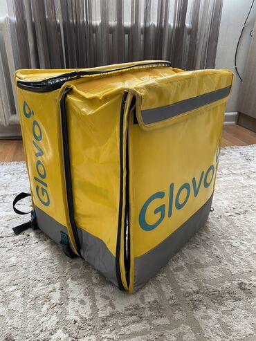 спец однжда: Продам сумку GLOVO раритет (21года) работал на ней недели 3. плотный