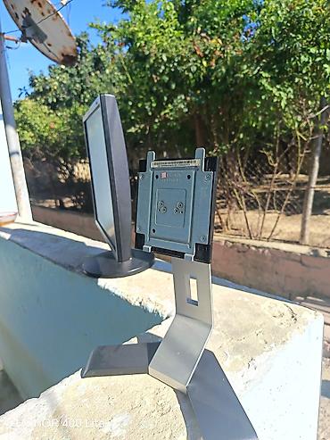 komputer manitorlari: Dell LCD monitor - Brend/model: Dell (etiketdə görünən seriya — 6