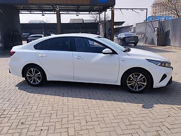 Kia: Kia Ceed: 2021 г., 1.6 л, Вариатор, Бензин, Седан — 5