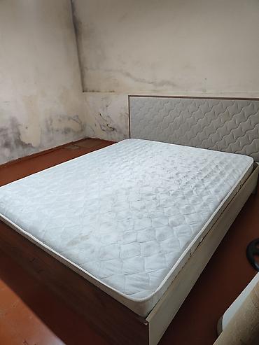 Çarpayılar: İşlənmiş, İkinəfərlik çarpayı, Bazasız, Matras ilə, Siyirməsiz — 1
