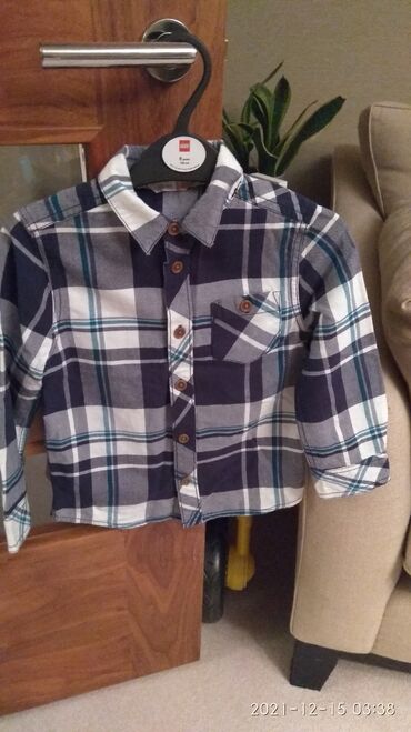 uşaq koftaları: Рубашка для мальчика на 5 лет в хорошем состоянии