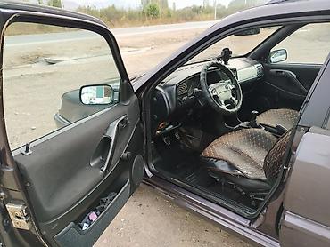 Volkswagen: Volkswagen Passat Variant: 1994 г., 1.8 л, Механика, Бензин, Универсал — 14