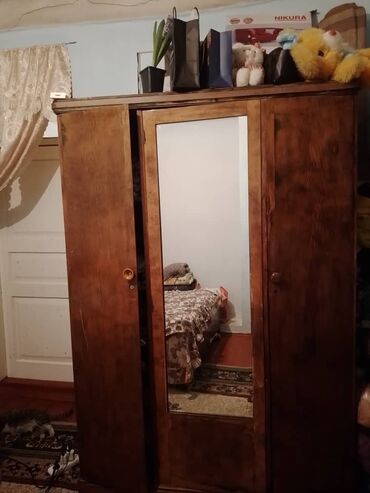 стильные шторы: Шкаф для одежды, Б/у, Прямой