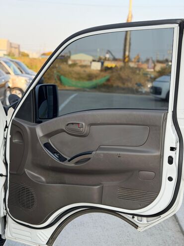 Hyundai: Hyundai Porter: 2020 г., 2.5 л, Типтроник, Электромобиль, Универсал — 9