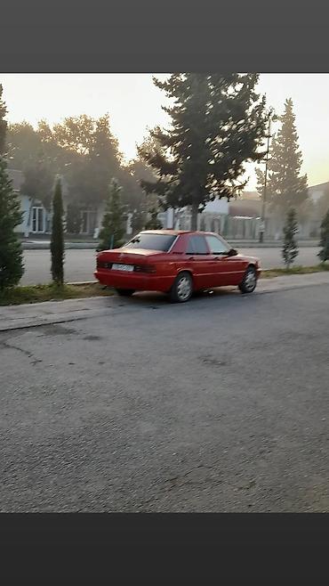 Mercedes-Benz: Mercedes-Benz 190: 2 l | 1993 il — 4