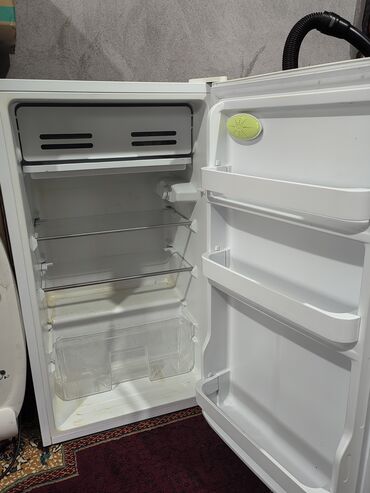 Холодильники: Холодильник Б/у, Минихолодильник, 60 * 1 * 55