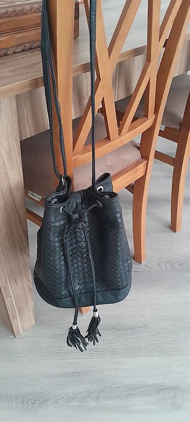hamam xalatlari: Qara çiyin çantası – bucket tipli model cox az istifade olunub — 2