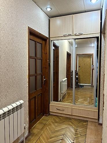 Dəhliz dolabları: Giriş üçün asma-güzgülü dolab - Material: açıq ağac rəngli MDF/LDSP - — 1