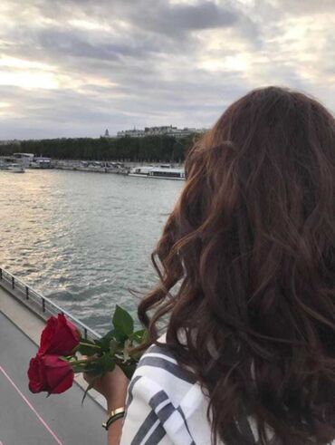 aloe gulu: İki qırmızı qızılgül buketi. Qızılgüllər romantik jest və ya xüsusi