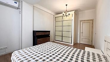 center: For rent spacious 3 bedroom apartment at Toktogul 140 / Togolok Moldo — 7