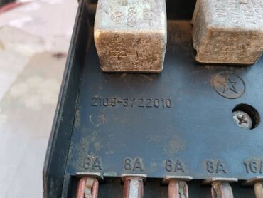 Auto delovi: Tabla sa osiguračima Lada 2105 br.4. Polovno, očuvano, skinuto sa — 5