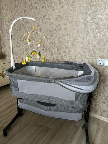 Beşiklər: Oğlan və qız üçün, Dördbucaq, Beşik, Dəst ilə, Matras ilə, Yellənmə mexanizmsiz — 10