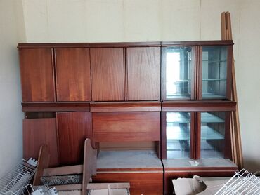Dolablar: Açılan, 6 qapı Düz dolab, Stenka