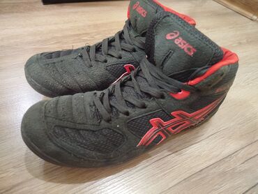 насос для члена: Эркектердин кроссовкасы, 42, Asics, Колдонулган, түсү - Кара, Өзү алып кетүү