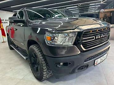 Грузовики: RAM 1500 Crew Cab — брутальный полноразмерный пикап с акцентом на мощь — 1