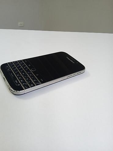 смартфоны блэкберри: BlackBerry Classic (Q20) с аппаратной QWERTY‑клавиатурой. - Экран — 4